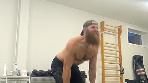 X3 bar. Etabler grep mellom hver rep i markløft