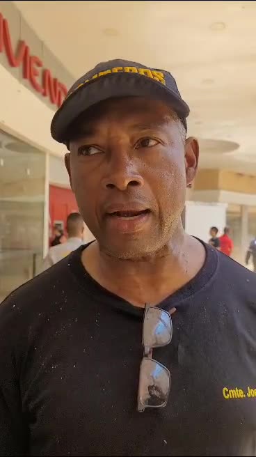 Bomberos sobre incendio en La Castellana