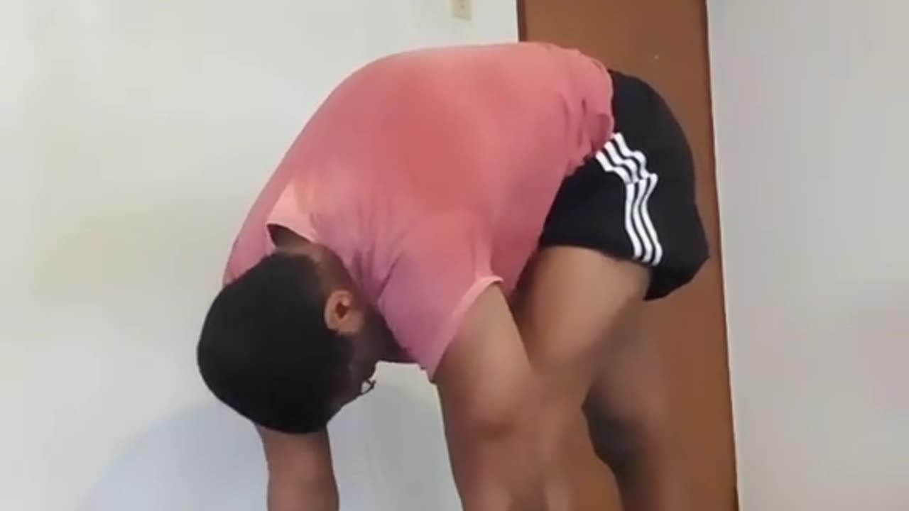 Split Leg Hamstring Stretch Try It Out (30 March 2023)