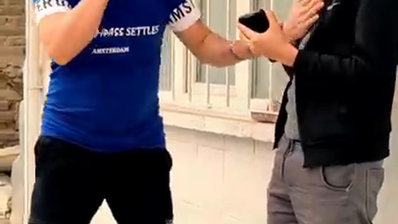 شوفو ما اروع هذا الطفل يا الله 😔😔