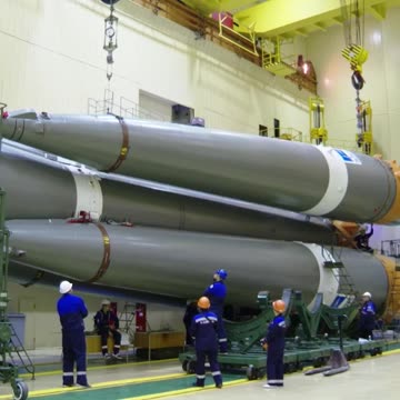 На космодроме Байконур продолжается подготовка ракеты-носителя «Союз-2.1а»