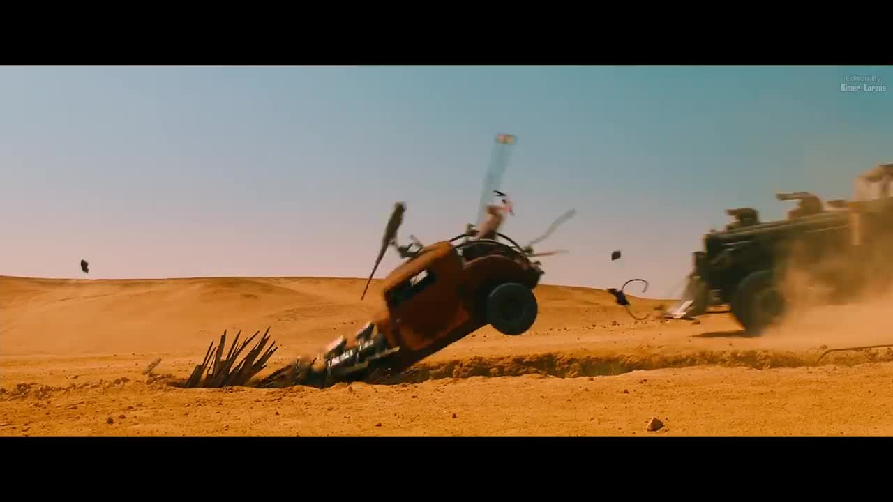 Mad Max: Fury Road (2015) - The chase begins (1/10) (slightly edited) [4K]