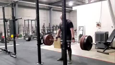 A deadlift suit will make you feel like Superman (before the SJW crap)