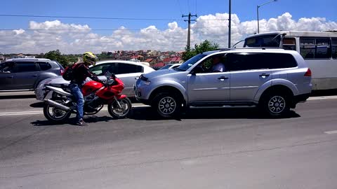 Russian Road Rage Stand Off