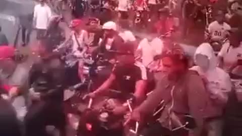 A favela desce para confrontar Maduro em Miraflores.