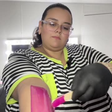 Self Hand Waxing with Sexy Smooth Tickled Pink Hard Wax | @thatsthelookbeauty