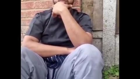 UK: London, Mohammed Mustaq Ahmed, 28, caught attempting to exploit Two 14-year-old Girls