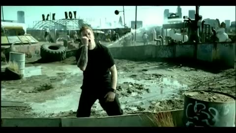 Papa Roach - She Loves Me Not
