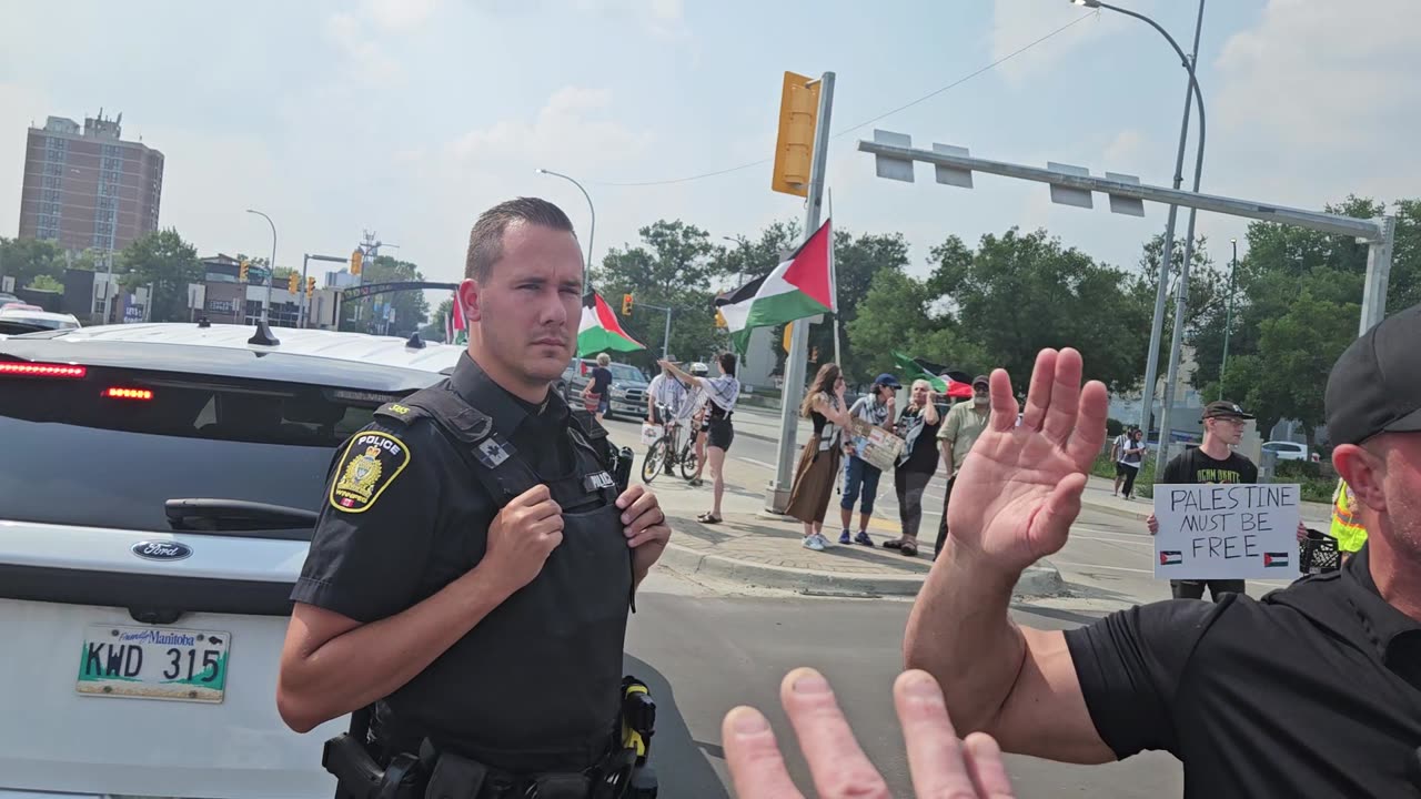 Pro Palestine Rally Blocks Confusion Corner In Winnipeg