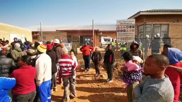 Protest over paving contract in Rooikrans, Barkly West