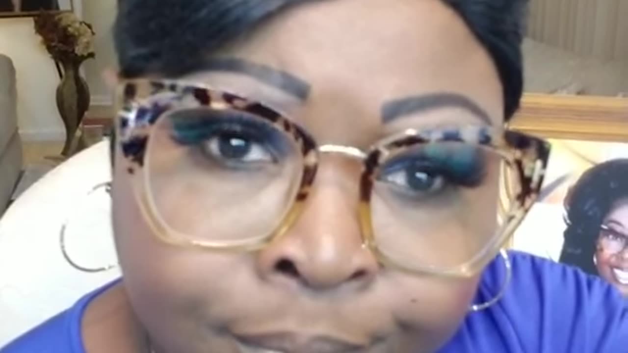 Silk goes off on a Chicago Rep for lying to citizens about Illegals.