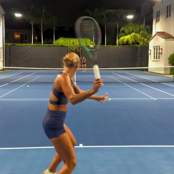 Night tennis 💙 Sound up 🔉
