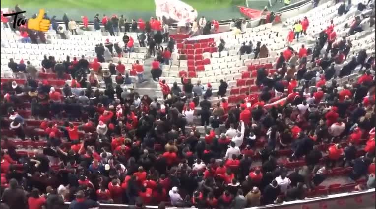 Claque do Benfica pede saída do presidente: "Só falta o Vieira"