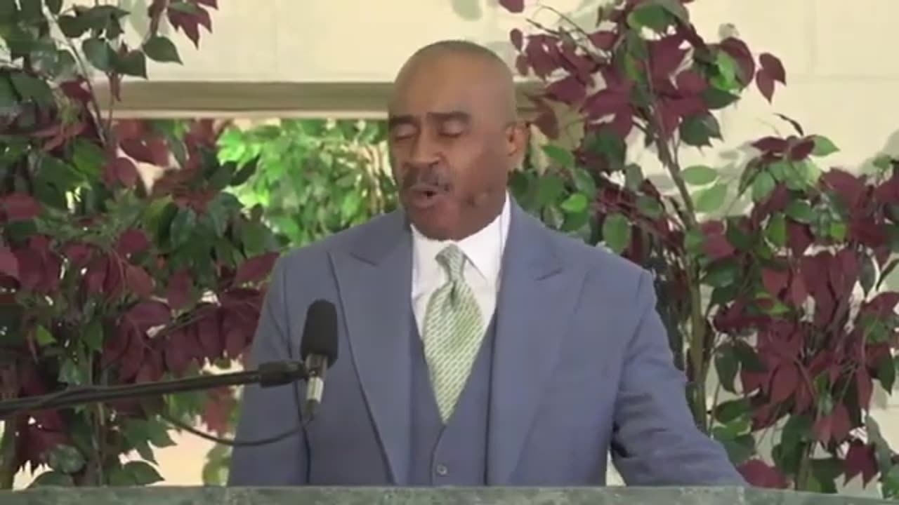 Pastor Gino Jennings: "I Challenge Pope Francis For a Debate About Same-Sex Marriage!"