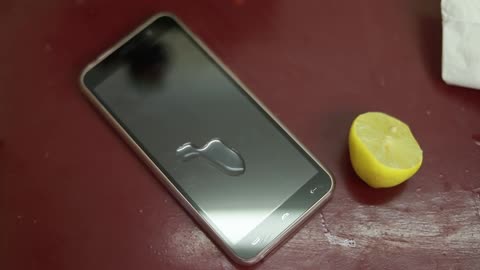 إزالة الخدوش من الشاشة