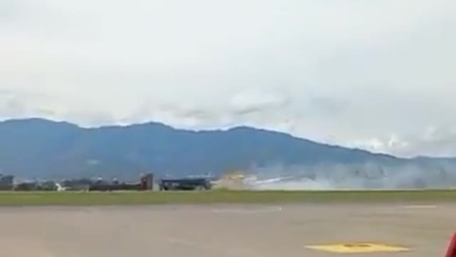 Cargo Plane Splits in 2 after crash landing at Costa Rica Airport