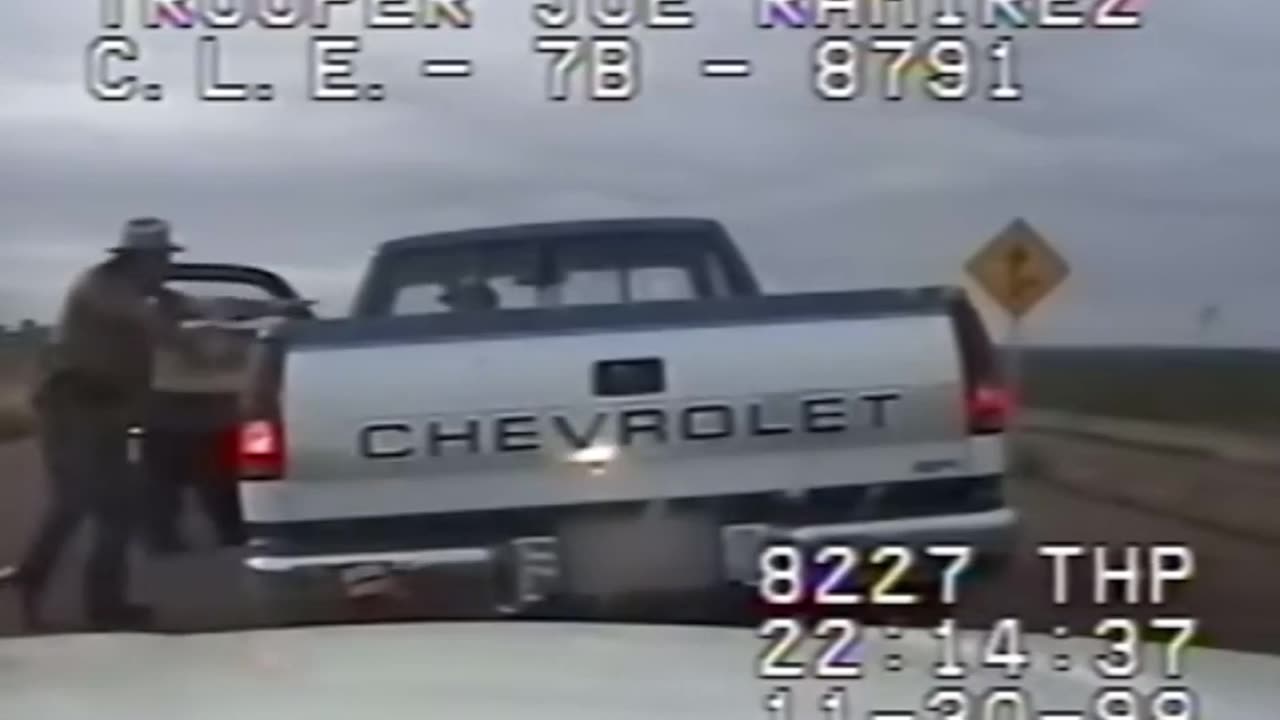 🚓 Fugitive in Stolen Truck Tries to Flee to Mexico! 🚁🚔