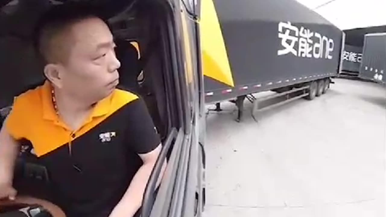 فن قيادة الشاحنات The art of truck driving