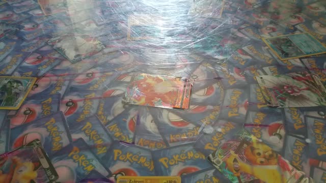 Elite Trainer box Evolving Skies
