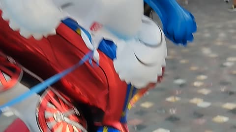 ΟΙ ΧΙΛΙΑΣΤΕΣ ΣΥΝΕΧΙΖΟΥΝ ΑΚΑΘΕΚΤΟΙ ΓΙΑ ΤΗ ΚΟΛΑΣΗ - ΤΟ ΕΜΜΕΝΕΙΝ ΔΑΙΜΟΝΙΚΟ