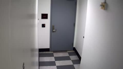 6149RHOBG3G301CStairwayLobbyEntry_2021-01-06_08h20min01s207ms.mp4