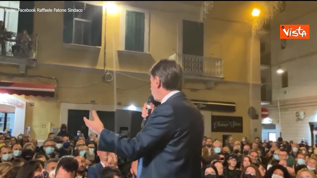 Anche Conte si mette a fare Salvini