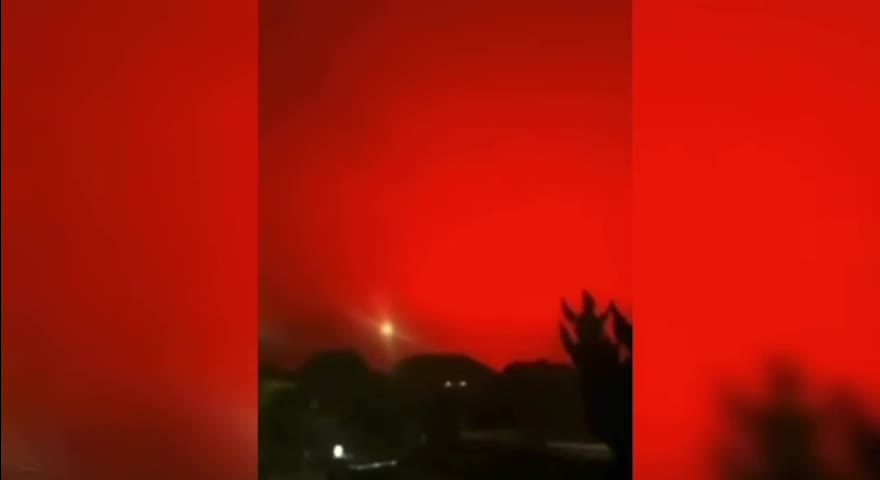 Sky in China turns red.