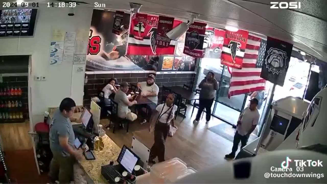 illegal Immigrant Attack Fast Food Staff & Steals Food in Atlanta