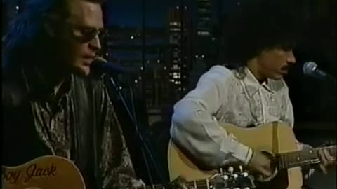 November 14, 1990 - Daryl Hall and John Oates 'So Close' (Acoustic)