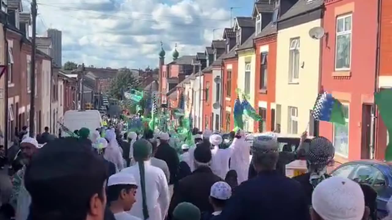 Welcome to Britain! Our ancestors didn’t fight two world wars for their descendants to be replaced in their own country.