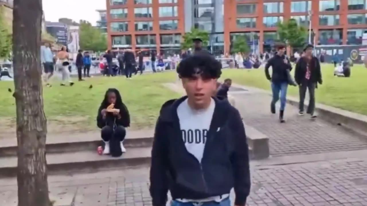 Fake Muslim North African Illegal Migrant in UK threatens a British patriot