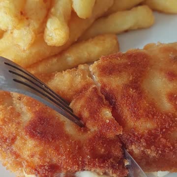 Easy Homemade Cordon Bleu 🐔 🍟 👩‍🍳 #cordonbleu #chicken #howtocook #recipe #cooking #food