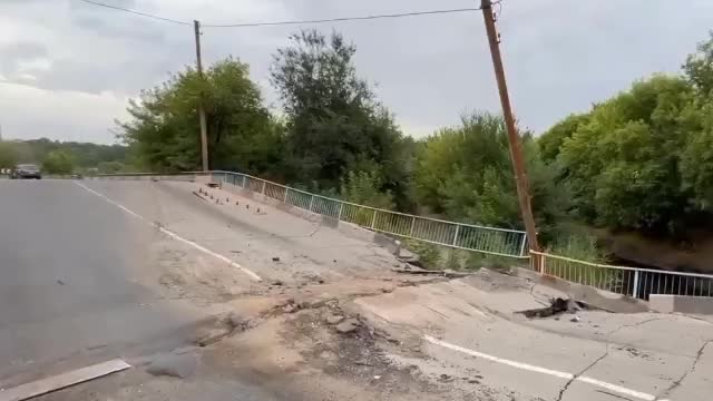 Specialists from Moscow on Sunday began preparations for the restoration of the bridge in Mariupol