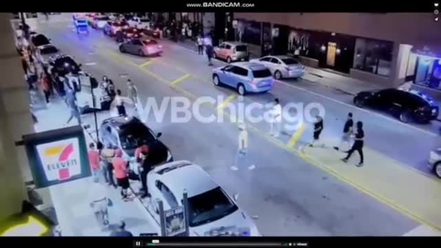 Chicongo: Black Thugs beat up White Boys in the middle of the street