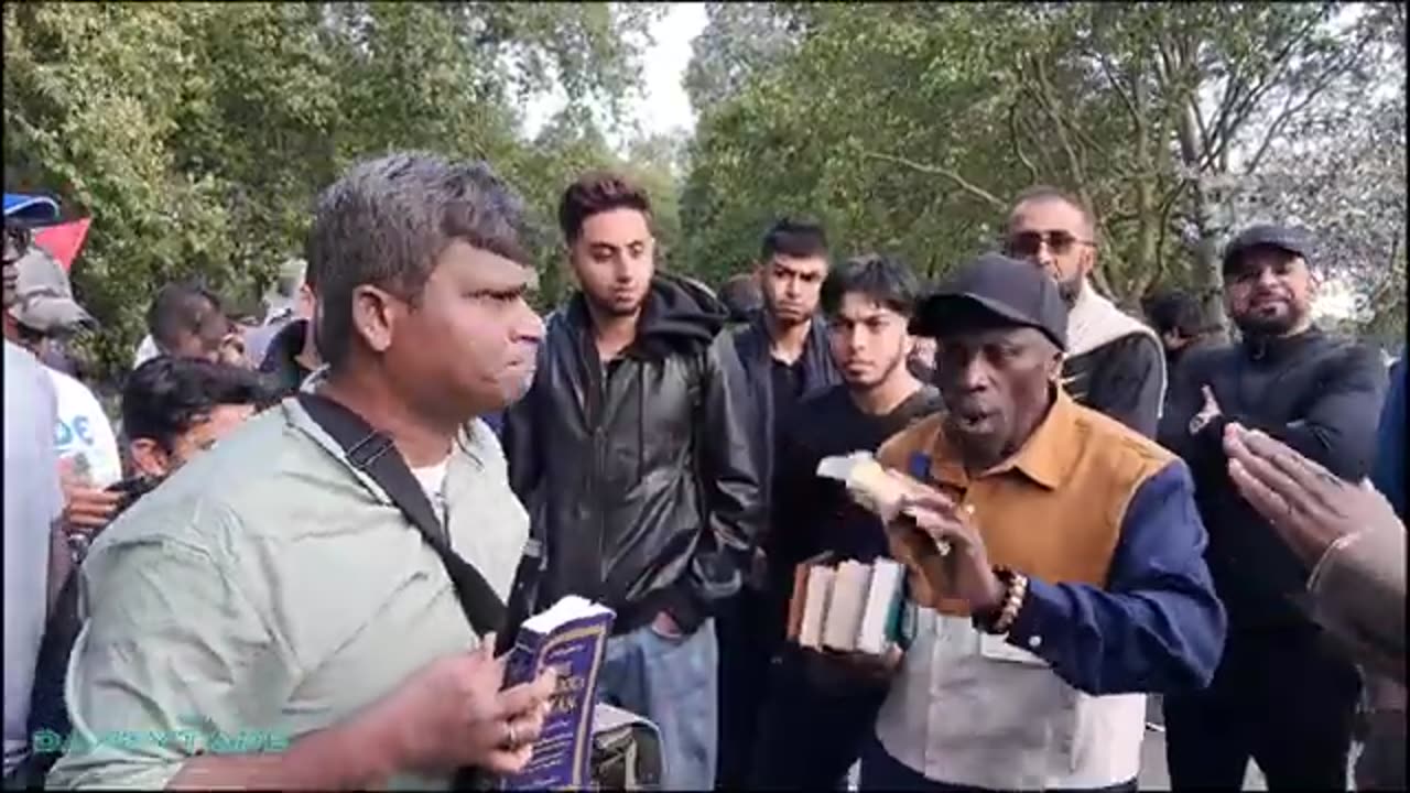 QUESTIONS ASKED ABOUT ISLAM NO ONE DIRE GIVE ANSWERS SPEAKERS CORNER. #dazzytape