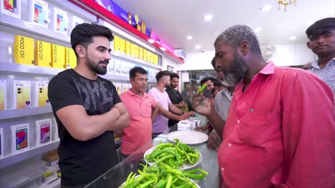 Mirchi Eating Challenge 🥵 | मिर्ची खाओ और स्मार्टफोन ले जाओ - Gone Funny 😂