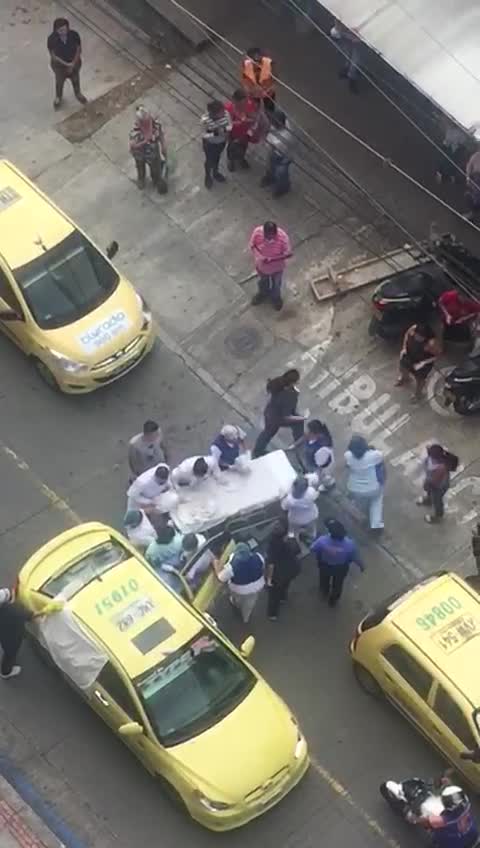 Bebé nació dentro de un taxi en Floridablanca