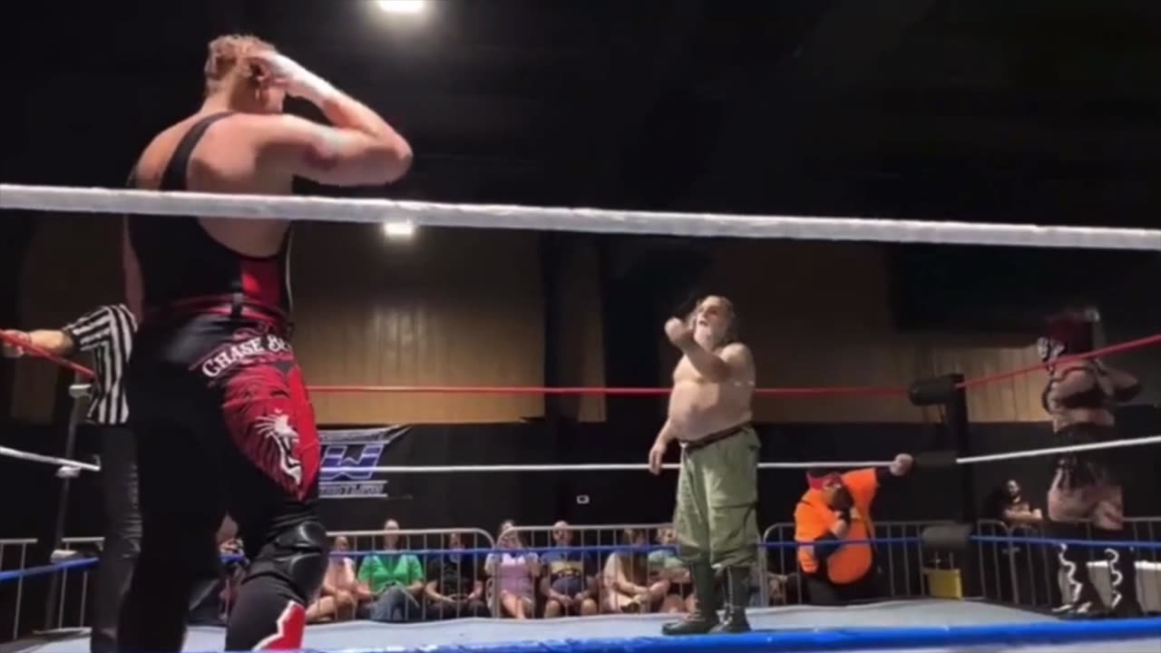 American Pro Wrestling:Nicole Starr & Yung Lyonz vs Cuban’s Army