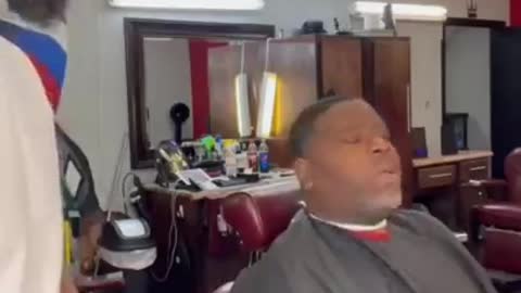 Barber Lip Prank