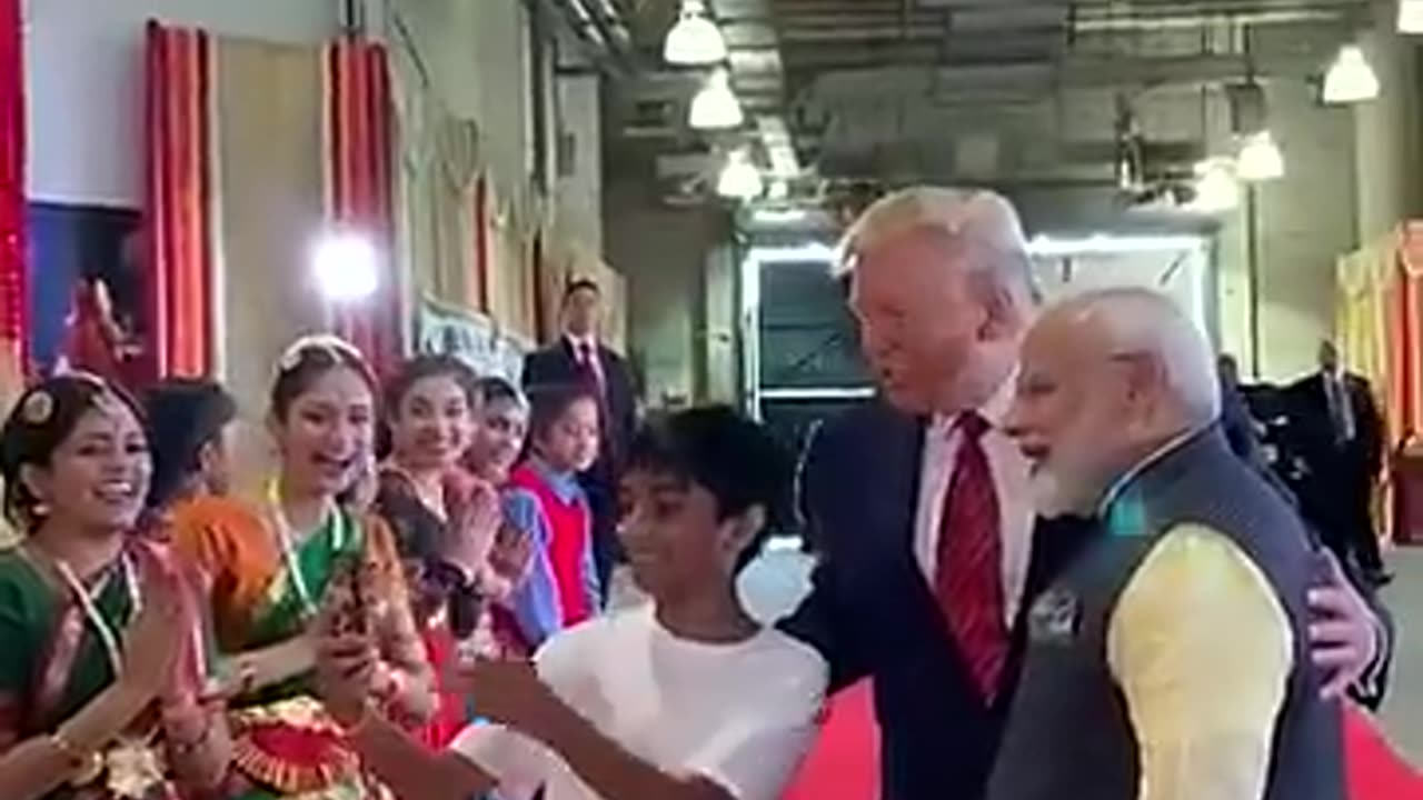 PM Modi & President Trump interacted with a group of youngsters at during #HowdyModi event