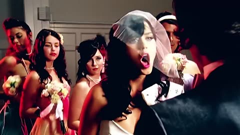 Katy Perry - Hot N Cold (Official Music Video)