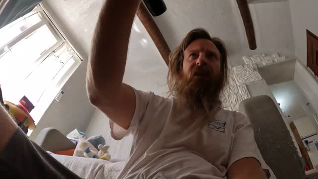 2022-08-23 (1) - Unboxing - Litière - Rangement - Twitch Triskelina