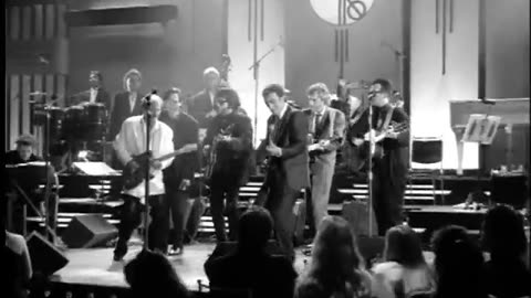 Roy Orbison - Oh, Pretty Woman (from Black & White Night)