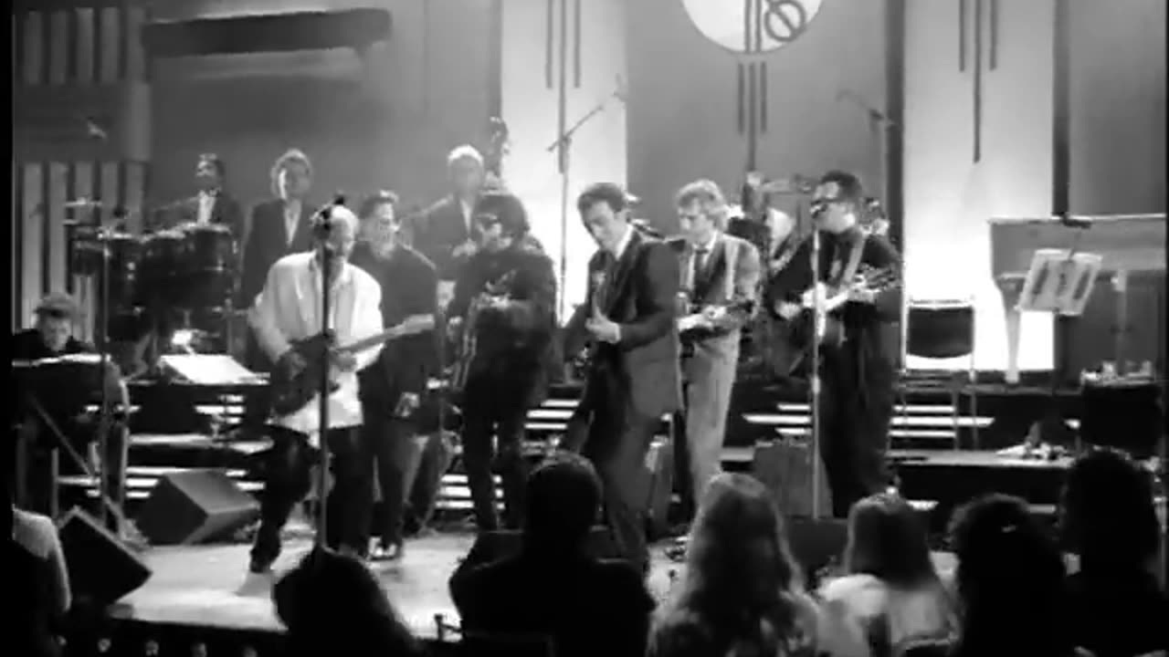 Roy Orbison - Oh, Pretty Woman (from Black & White Night)