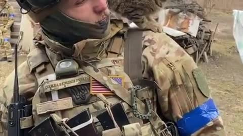 Ukraine war - Cat rescued! This Ukrainian soldier found a new friend