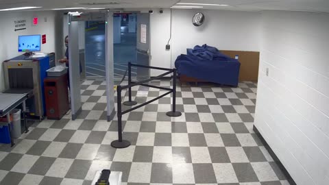 6134RHOBG3G308CLobby8Entrance_2021-01-06_01h20min00s490ms.mp4