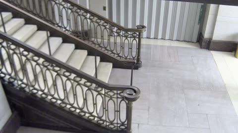 7208USCH01PlazaStair37toRotunda_2021-01-06_22h16min34s797ms.mp4
