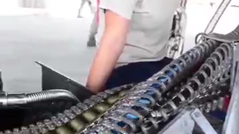 How fighter jet autocannon are loaded