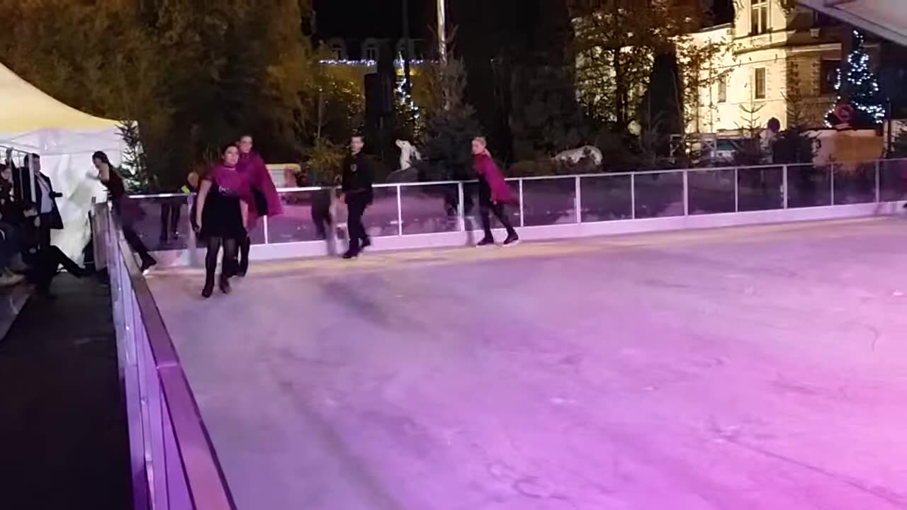 Inauguration of a temporary ice skating rink
