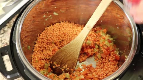 How To Make Vegan Lentil Chile In An Instant Pot _ Rockin Robin Cooks